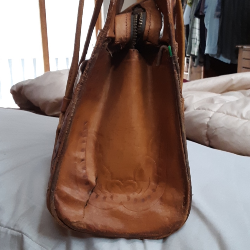 Vintage hand tooled leather purse - Picture 8 of 8